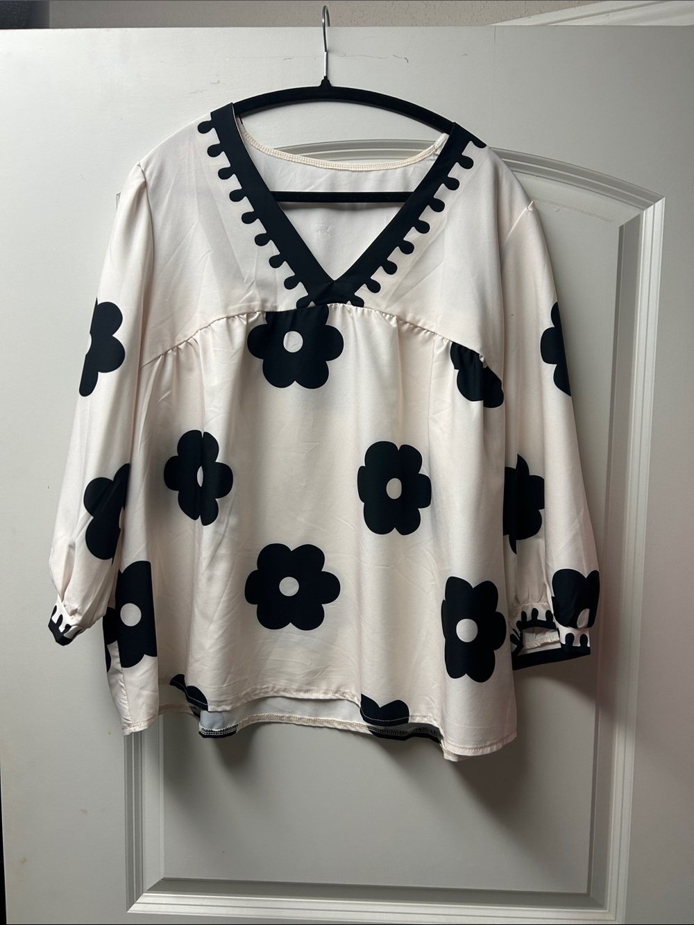 Women's Cream Floral V-Neck Blouse with Black Trim